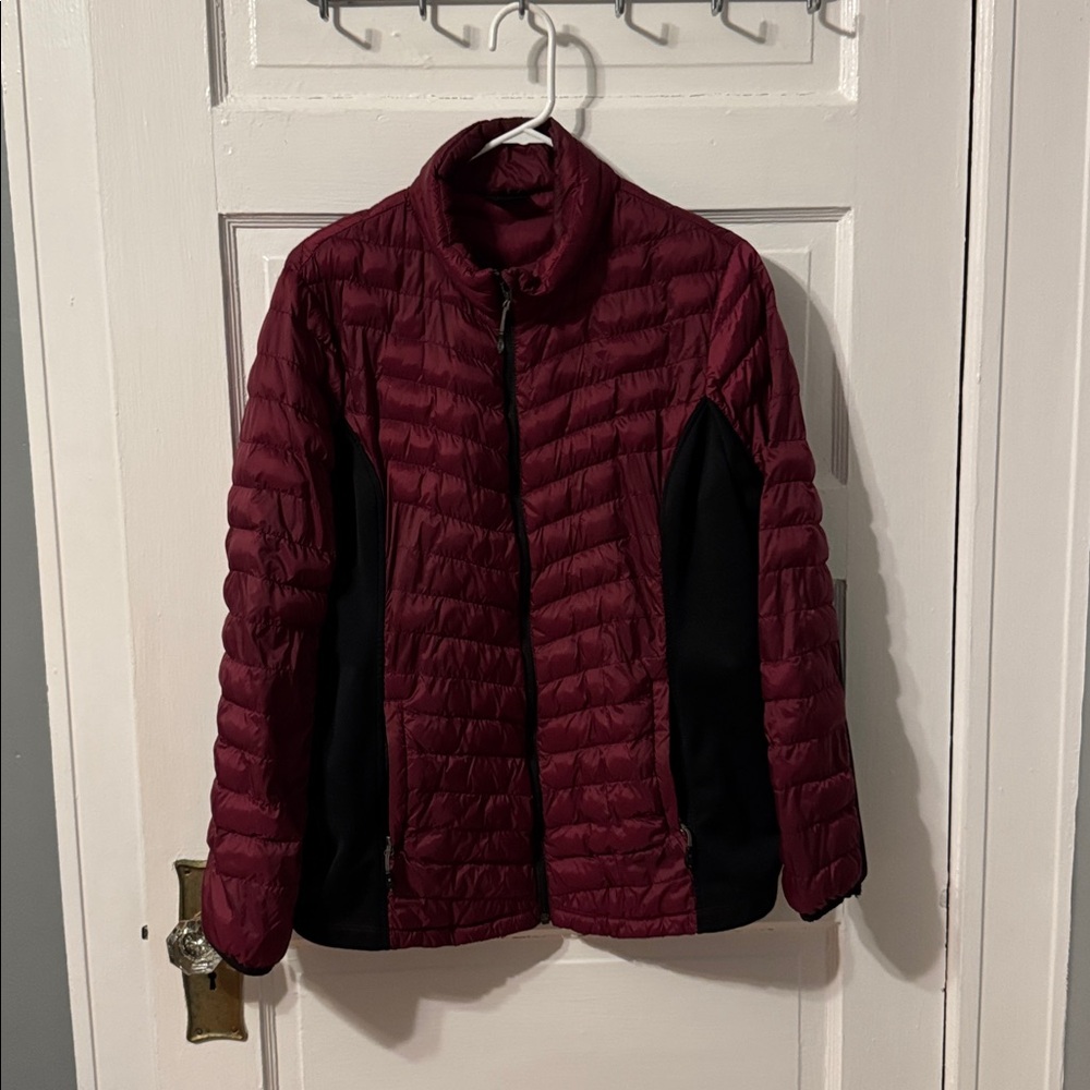 32 Degrees Women's Maroon Quilted Jacket with Black Panels